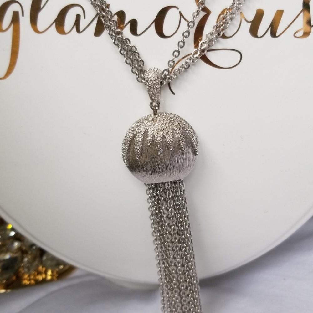 Monet necklace